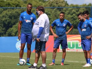 Com trabalho no campo e na academia, Bahia segue preparação para o início da temporada