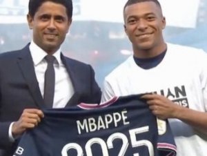 Após longa novela, Paris Saint-Germain anuncia renovação com atacante Mbappé