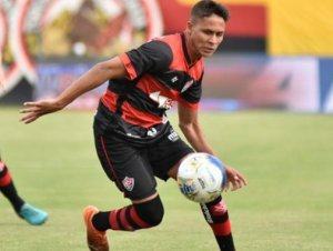 Em primeiro gol como profissional pelo Vitória, Gabriel Santiago celebra: 'Inexplicável a sensação'