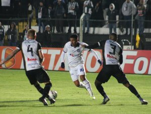 Com gol de Mugni, Bahia vence Operário-PR e se aproxima da liderança da Série B