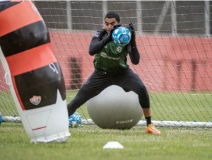 Destaques do Vitória entram na mira de clubes da Série A. Confira