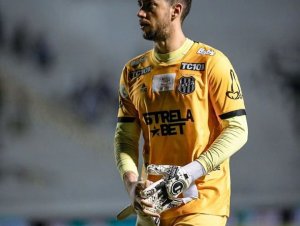 Sport “atravessa” o Vitória e deve fechar com goleiro para disputa da Série B