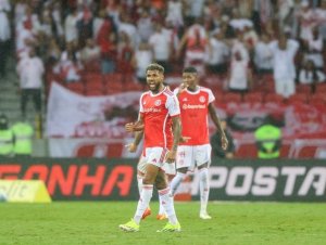 Ex-Vitória, Wesley celebra gol em cima do Bahia: 